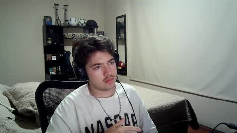 Snapshot of josh_fucks420 chatting on December 6, 9:35 pm Josh online show from December 6, 9:35 pm