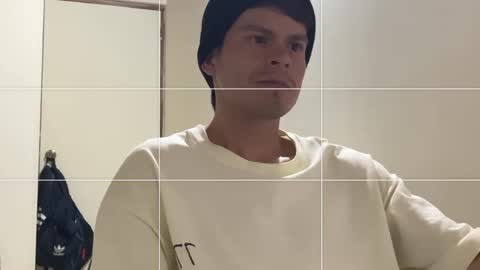 Nicolas online show from April 25, 10:07 pm