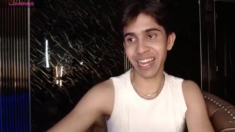 joshua_saenz_ online show from March 27, 6:28 am