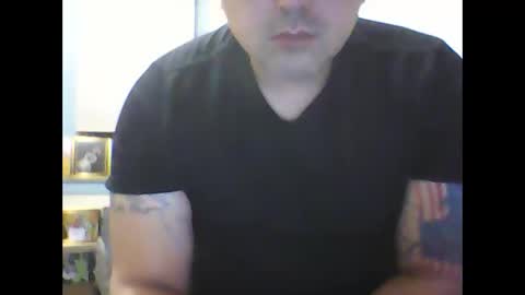 Snapshot of joshualorenzo chatting on October 22, 11:25 am joshualorenzo online show from October 22, 11:25 am