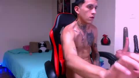 josue_linares online show from March 24, 6:40 am