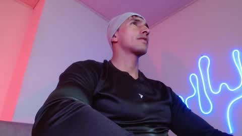 Snapshot of joy_lopezfit chatting on January 20, 2:25 pm JOYLOPEZFIT online show from January 20, 2:25 pm