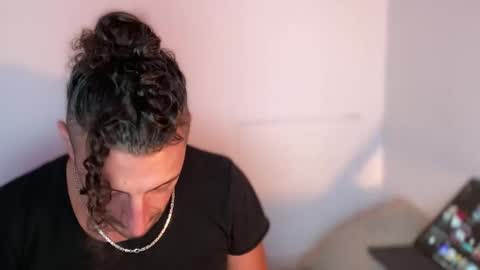 joyfulleyes online show from November 18, 4:33 pm