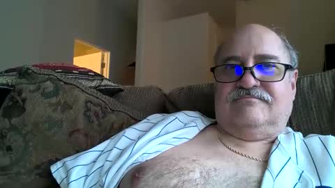 jr8in online show from March 3, 7:12 pm