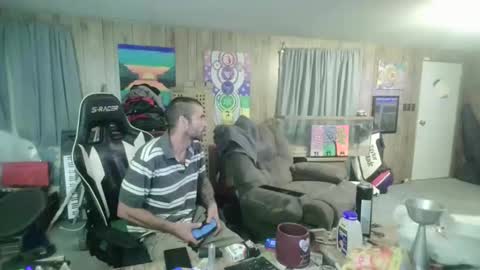 jrizzle1111 online show from October 18, 8:19 am