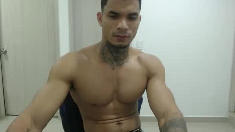juan_gomez_1 online show from February 25, 10:58 am