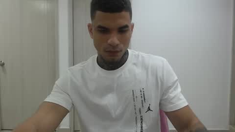 juan_gomez_1 online show from January 12, 10:12 am