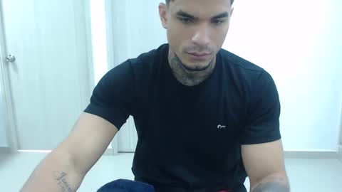 juan_gomez_1 online show from February 5, 8:14 pm