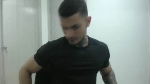 juan_gomez_1 online show from December 18, 10:02 pm