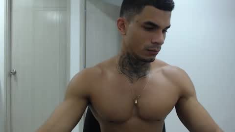 juan_gomez_1 online show from December 26, 11:46 pm