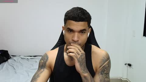 juan_gomez_1 online show from April 16, 9:31 am
