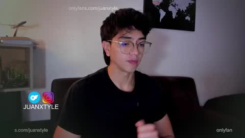 Snapshot of juancamroom chatting on September 26, 2:42 am . online show from September 26, 2:42 am