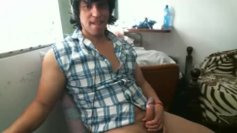 Snapshot of juanito2727 chatting on February 5, 2:37 pm amor online show from February 5, 2:37 pm