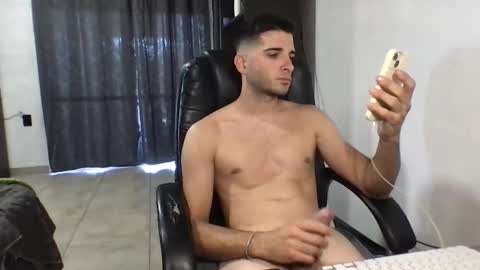 Snapshot of juanmamestre94 chatting on February 22, 1:23 pm juanmamestre94 online show from February 22, 1:23 pm