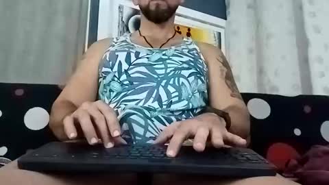 juleslake2 online show from May 31, 7:37 pm