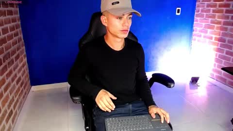 Julian online show from January 12, 9:08 pm