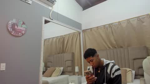 julian billy online show from March 3, 11:17 am