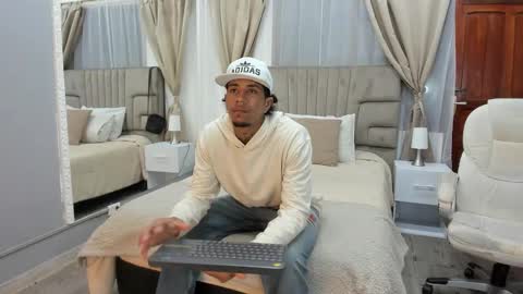 julian billy online show from December 19, 11:29 am