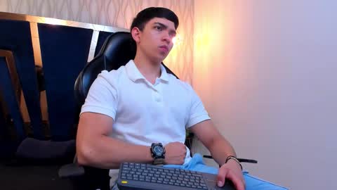 JULIAN  online show from January 18, 3:03 pm