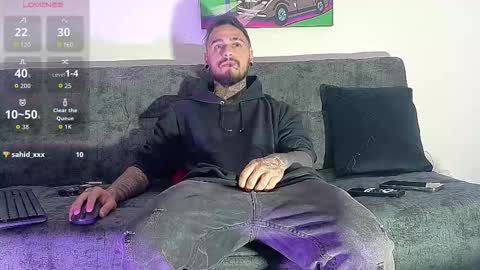 Julian independent model online show from February 10, 10:47 pm