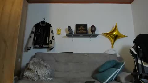 julian_wallace online show from October 2, 4:55 pm