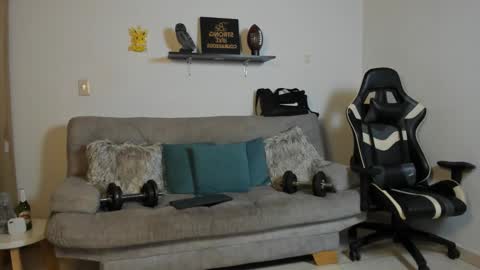 julian_wallace online show from December 13, 10:38 pm