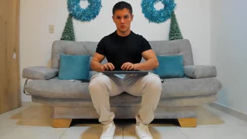 julian_wallace online show from January 4, 1:21 am