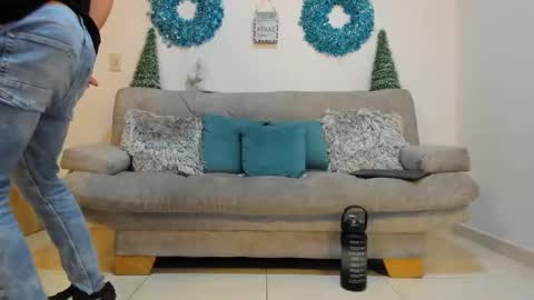 julian_wallace online show from January 8, 11:19 pm