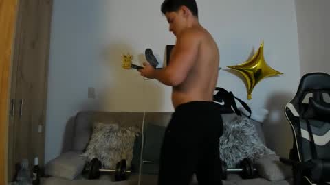 julian_wallace online show from November 23, 9:26 pm