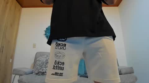 julian_wallace online show from January 13, 9:42 pm