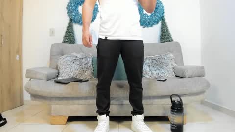 julian_wallace online show from January 5, 11:12 pm