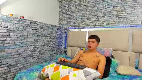 Snapshot of julian_wolf18 chatting on October 11, 3:49 pm julian online show from October 11, 3:49 pm