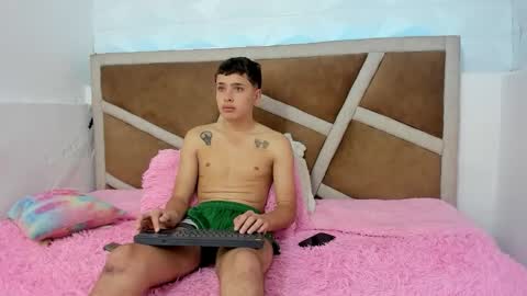 julian online show from November 27, 4:54 pm