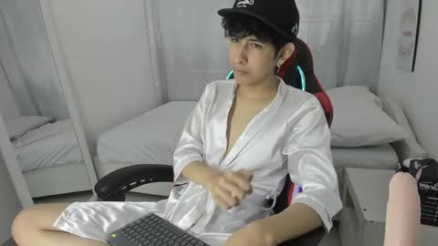 Julian online show from March 24, 7:07 pm