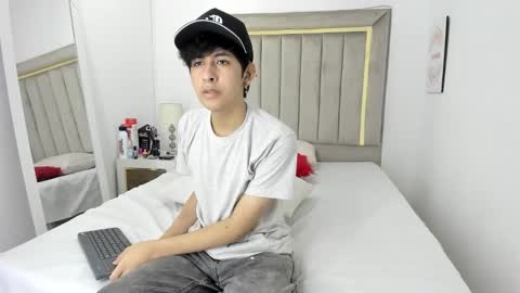 Julian online show from January 5, 7:17 pm