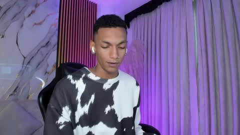 Julien online show from April 16, 11:43 am