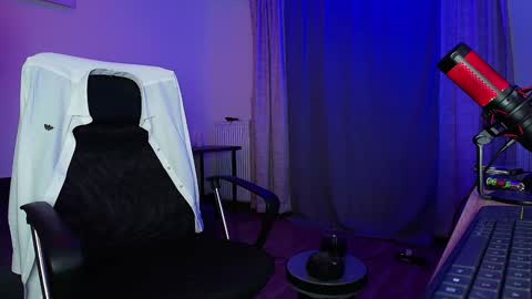 JULiUS   online show from December 12, 8:53 pm