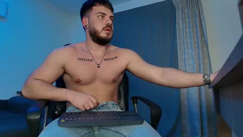 JULiUS   online show from December 26, 9:04 pm