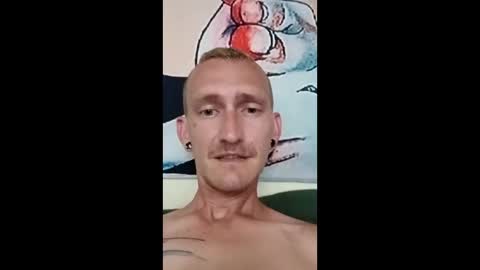 juneshroom94 online show from April 15, 6:30 pm