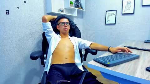 JuniorGiannoly online show from January 17, 4:15 pm