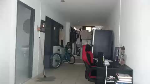 juniorromerogutierrez92 online show from November 28, 7:16 pm