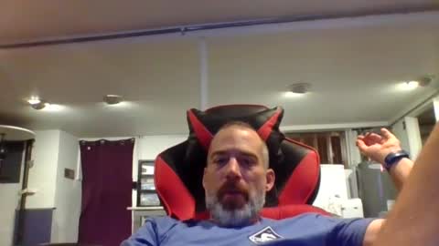 Snapshot of just_chillinwithya chatting on December 6, 6:26 am Your Zaddy online show from December 6, 6:26 am