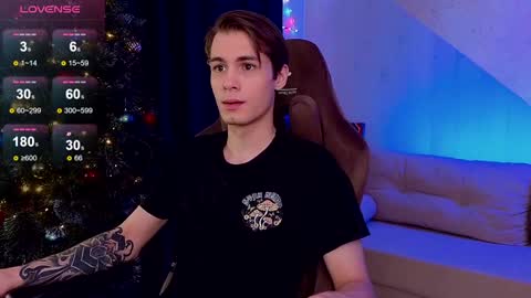 Snapshot of just_sammy chatting on January 5, 10:29 pm Samuel online show from January 5, 10:29 pm