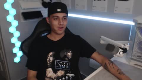 Rhys online show from December 5, 7:10 pm