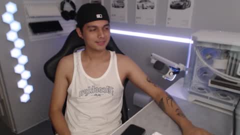 Rhys online show from November 21, 8:52 pm