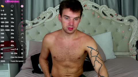 Snapshot of justin_reed chatting on December 4, 3:37 am Arthur online show from December 4, 3:37 am