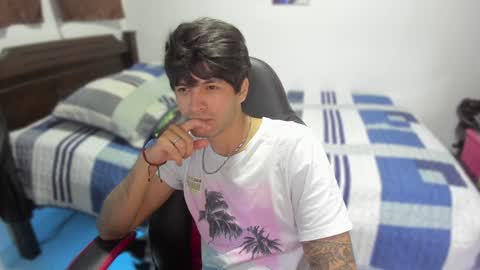 Snapshot of justin_stark1 chatting on December 4, 11:13 pm Diego online show from December 4, 11:13 pm