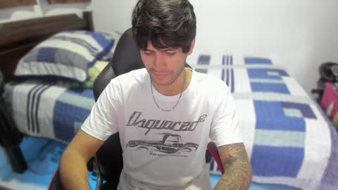 Snapshot of justin_stark1 chatting on December 2, 10:54 pm Diego online show from December 2, 10:54 pm