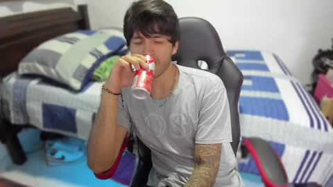 Snapshot of justin_stark1 chatting on December 24, 12:00 am Diego online show from December 24, 12:00 am