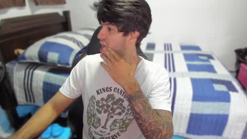 Snapshot of justin_stark1 chatting on December 9, 11:30 pm Diego online show from December 9, 11:30 pm